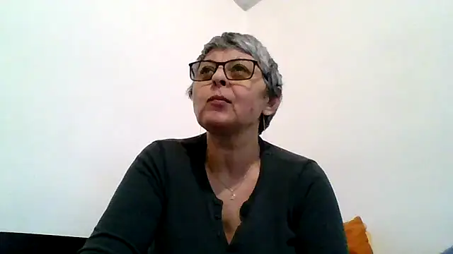 roseblak42 online show from February 2026 02:36:01 PM