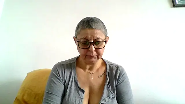 Snapshot of roseblak42 chatting on November 2025 09:10:02 AM roseblak42 online show from November 2025 09:10:02 AM