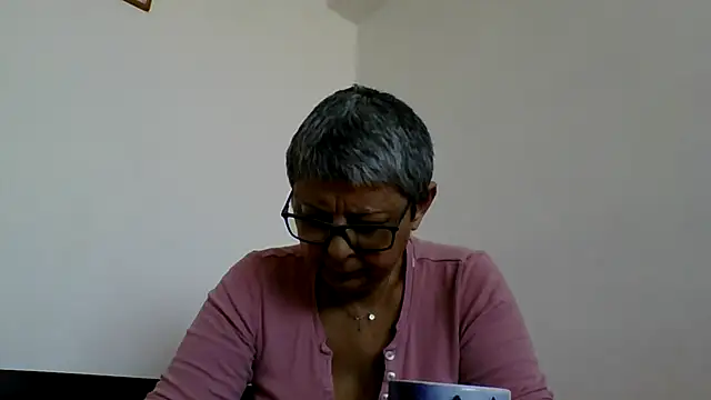 roseblak42 online show from January 2026 11:28:01 AM