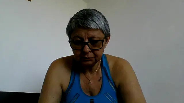 roseblak42 online show from May 2026 12:33:01 PM