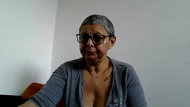 Snapshot of roseblak42 chatting on December 2025 09:48:02 AM roseblak42 online show from December 2025 09:48:02 AM