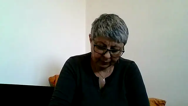 roseblak42 online show from March 2026 03:34:01 PM