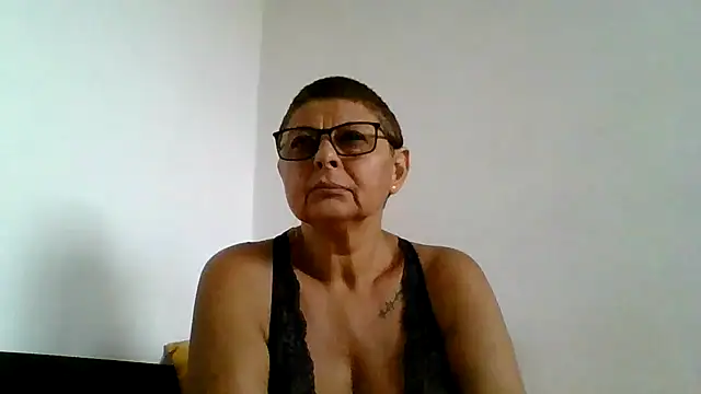 roseblak42 online show from September 2025 03:17:01 PM