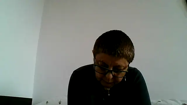 roseblak42 online show from October 2025 12:41:02 PM