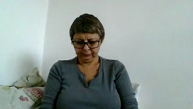 Snapshot of roseblak42 chatting on November 2025 02:01:01 PM roseblak42 online show from November 2025 02:01:01 PM