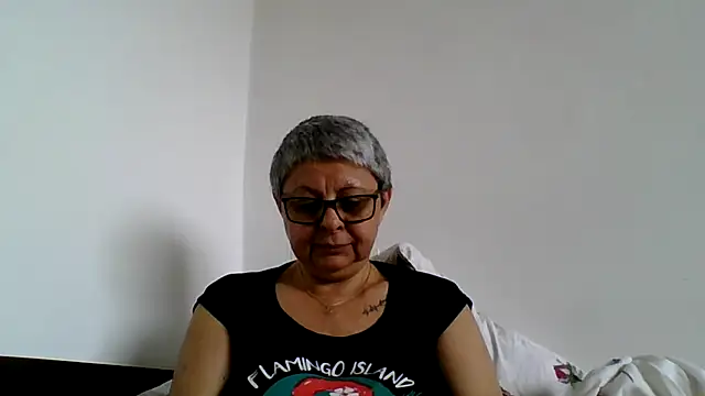roseblak42 online show from May 2026 11:38:02 AM