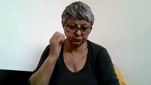 roseblak42 online show from March 2026 07:21:02 AM