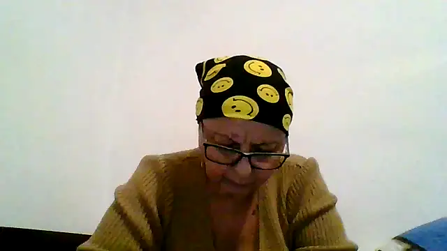 Snapshot of roseblak42 chatting on November 2025 04:33:02 PM roseblak42 online show from November 2025 04:33:02 PM