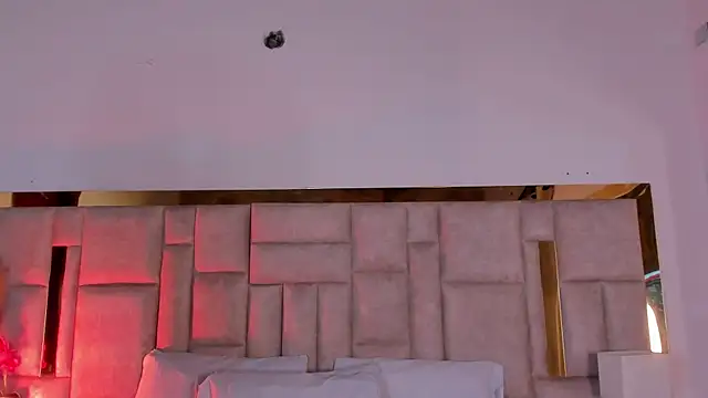 Snapshot of Miss_Abigail_ chatting on November 2025 01:36:02 PM Miss Abigail online show from November 2025 01:36:02 PM