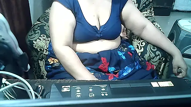 Snapshot of Punambhabisexy chatting on October 2025 12:44:02 AM Punambhabisexy online show from October 2025 12:44:02 AM