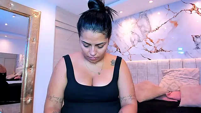 kiana cream online show from April 2026 11:36:01 AM