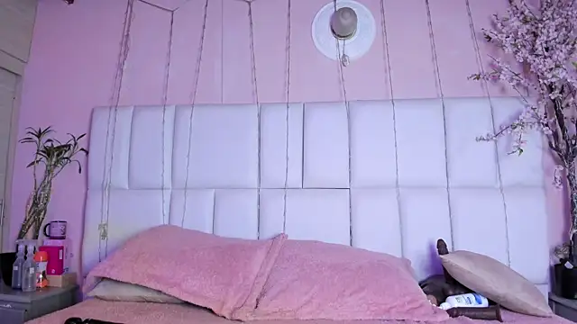 kiana cream online show from September 2025 01:40:01 PM