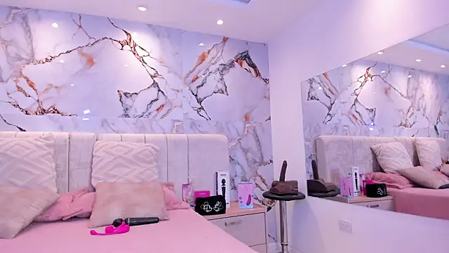 kiana cream online show from December 2025 11:46:02 AM