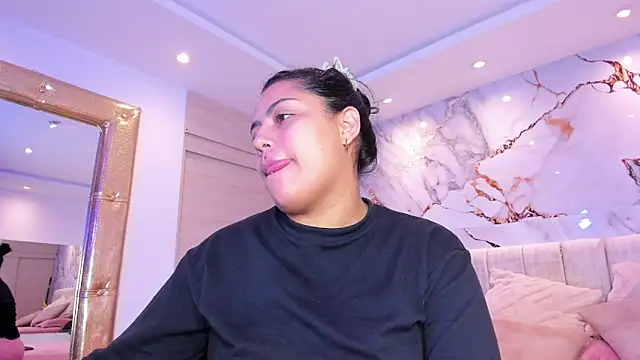 kiana cream online show from January 2026 12:00:01 PM