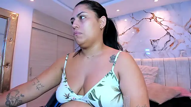 kiana cream online show from April 2026 11:57:01 AM