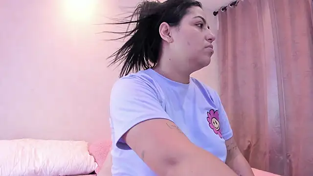 kiana cream online show from October 2025 11:55:02 AM