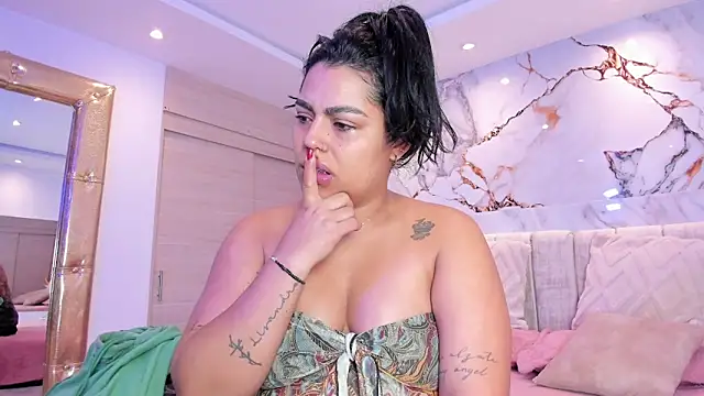 kiana cream online show from December 2025 11:47:02 AM