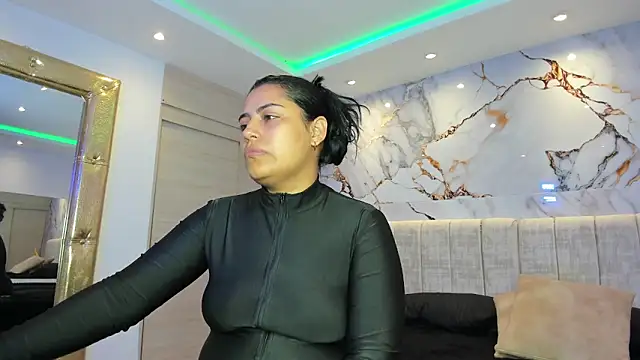 kiana cream online show from November 2025 11:26:02 AM