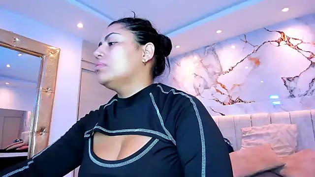 kiana cream online show from April 2026 11:28:01 AM