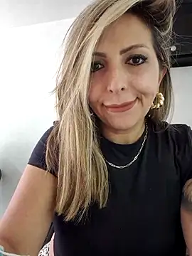 Snapshot of _Abril-Office1 chatting on March 2025 07:25:02 PM Abril-Office1 online show from March 2025 07:25:02 PM