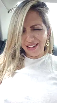 Snapshot of _Abril-Office1 chatting on February 2025 03:11:01 PM Abril-Office1 online show from February 2025 03:11:01 PM