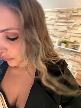  Abril-Office1 online show from October 2025 03:52:01 PM