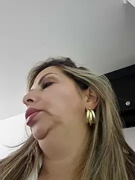 Snapshot of _Abril-Office1 chatting on February 2025 07:52:01 PM Abril-Office1 online show from February 2025 07:52:01 PM