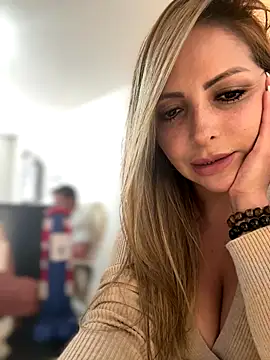 Snapshot of _Abril-Office1 chatting on September 2025 03:19:02 PM Abril-Office1 online show from September 2025 03:19:02 PM