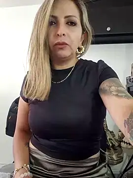 Snapshot of _Abril-Office1 chatting on March 2025 07:50:02 PM Abril-Office1 online show from March 2025 07:50:02 PM