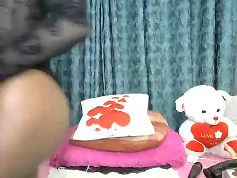 Pretty-shally online show from March 2025 05:57:02 PM