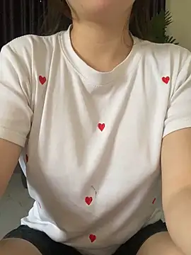 Snapshot of Ruby_bear chatting on October 2025 03:54:02 AM Ruby bear online show from October 2025 03:54:02 AM