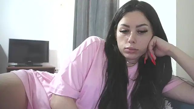 LovelyJulliette online show from April 2026 05:15:02 PM