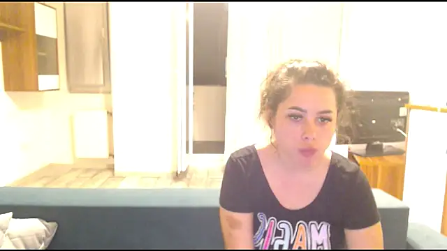 Snapshot of LovelyJulliette chatting on March 2025 06:00:01 PM LovelyJulliette online show from March 2025 06:00:01 PM