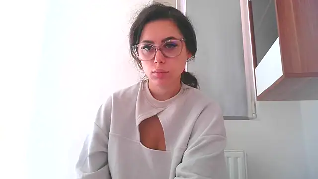 Snapshot of LovelyJulliette chatting on October 2025 12:19:01 PM LovelyJulliette online show from October 2025 12:19:01 PM