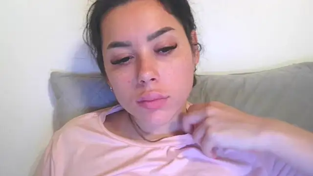 LovelyJulliette online show from November 2025 02:28:02 PM