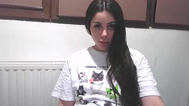 LovelyJulliette online show from April 2026 08:20:01 PM