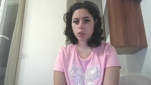 Snapshot of LovelyJulliette chatting on October 2025 04:31:02 PM LovelyJulliette online show from October 2025 04:31:02 PM