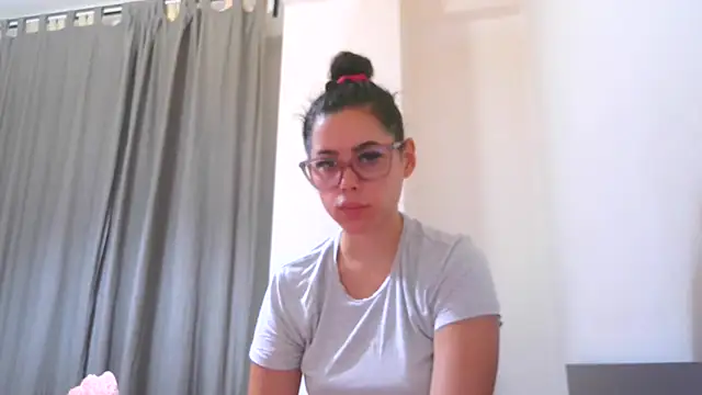 Snapshot of LovelyJulliette chatting on October 2025 05:04:02 PM LovelyJulliette online show from October 2025 05:04:02 PM