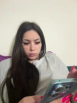 LovelyJulliette online show from April 2026 01:42:02 AM