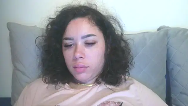 LovelyJulliette online show from December 2025 12:37:01 PM