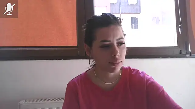 LovelyJulliette online show from March 2026 12:21:01 PM