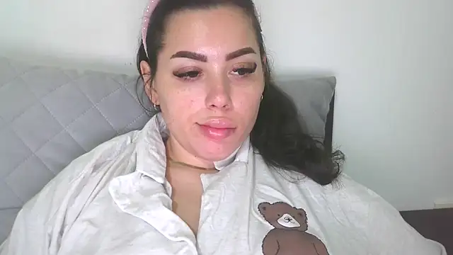 LovelyJulliette online show from February 2026 06:50:01 PM