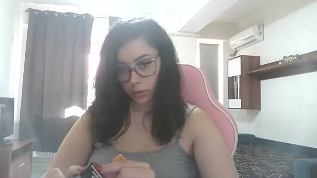 Snapshot of LovelyJulliette chatting on June 2026 02:33:01 PM LovelyJulliette online show from June 2026 02:33:01 PM