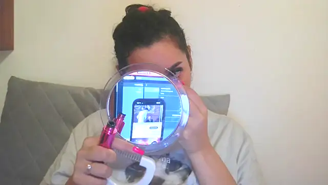 LovelyJulliette online show from December 2025 02:26:02 PM