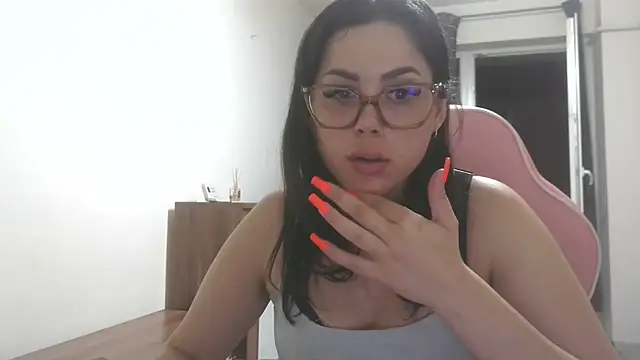 Snapshot of LovelyJulliette chatting on June 2026 11:32:02 PM LovelyJulliette online show from June 2026 11:32:02 PM