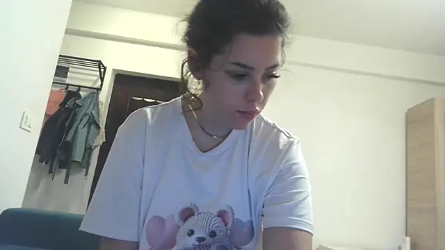 LovelyJulliette online show from November 2025 04:45:02 PM