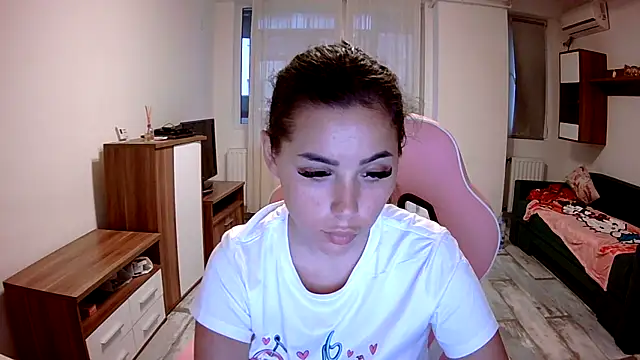 Snapshot of LovelyJulliette chatting on September 2025 04:07:01 PM LovelyJulliette online show from September 2025 04:07:01 PM