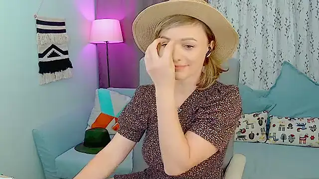 NandiSmile online show from October 2025 04:39:01 PM