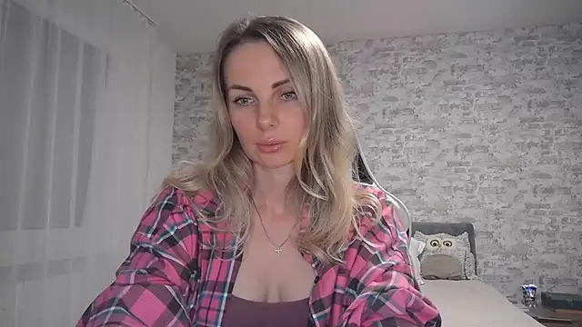 Snapshot of AlissonBia chatting on October 2025 08:31:01 PM AlissonBia online show from October 2025 08:31:01 PM