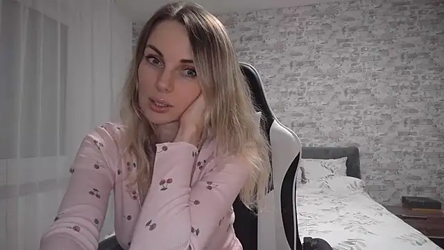 Snapshot of AlissonBia chatting on November 2025 11:10:02 PM AlissonBia online show from November 2025 11:10:02 PM